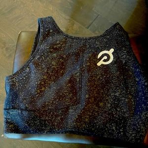 EUC size 12 lululemon w/Peloton sports bra/crop